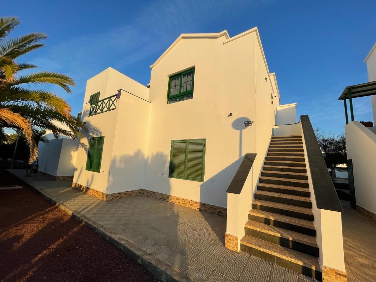Izaro Apartamento Atico De Lujo Cerca De Playa Dorada Playa Blanca  Extérieur photo
