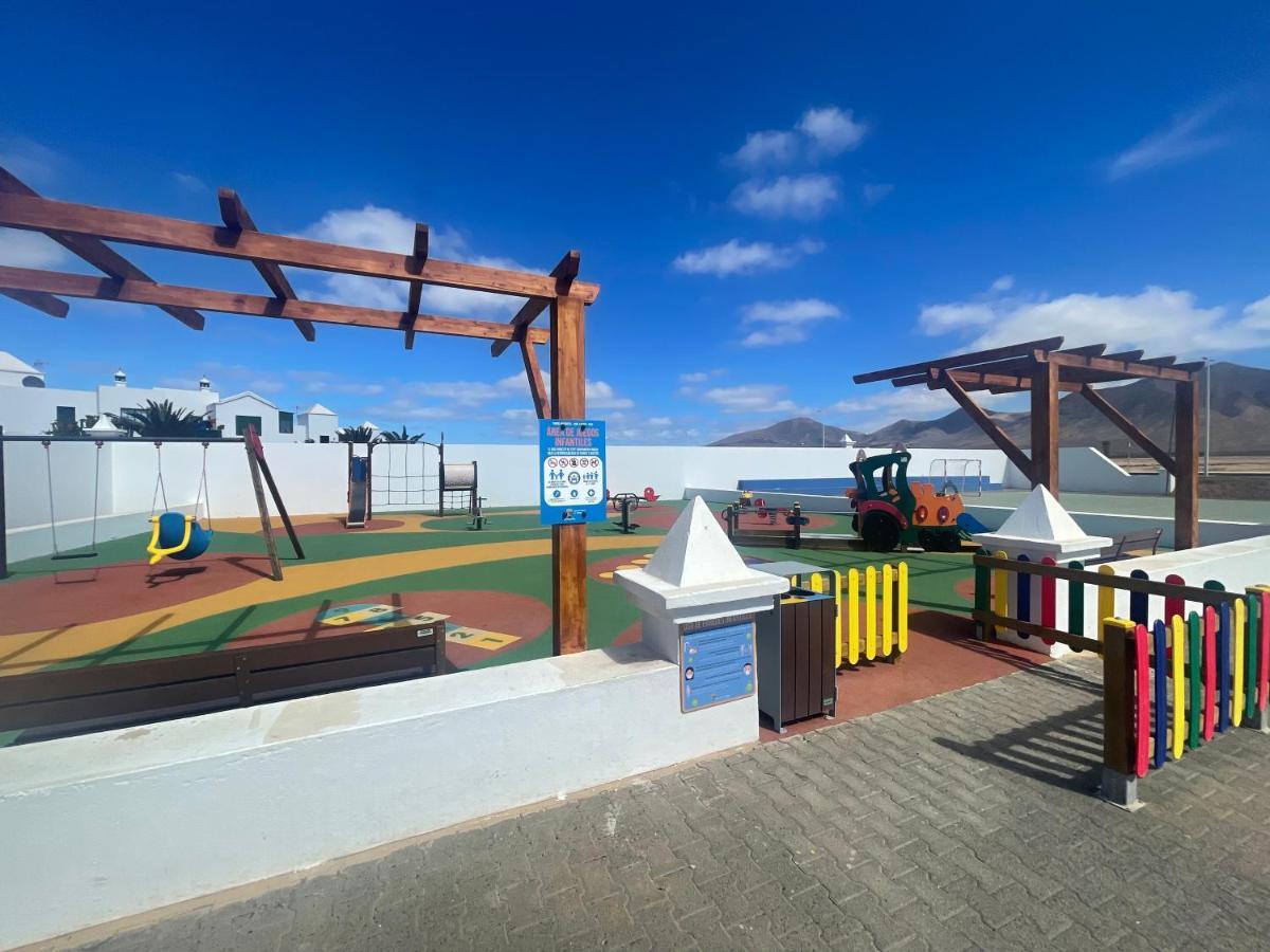 Izaro Apartamento Atico De Lujo Cerca De Playa Dorada Playa Blanca  Extérieur photo