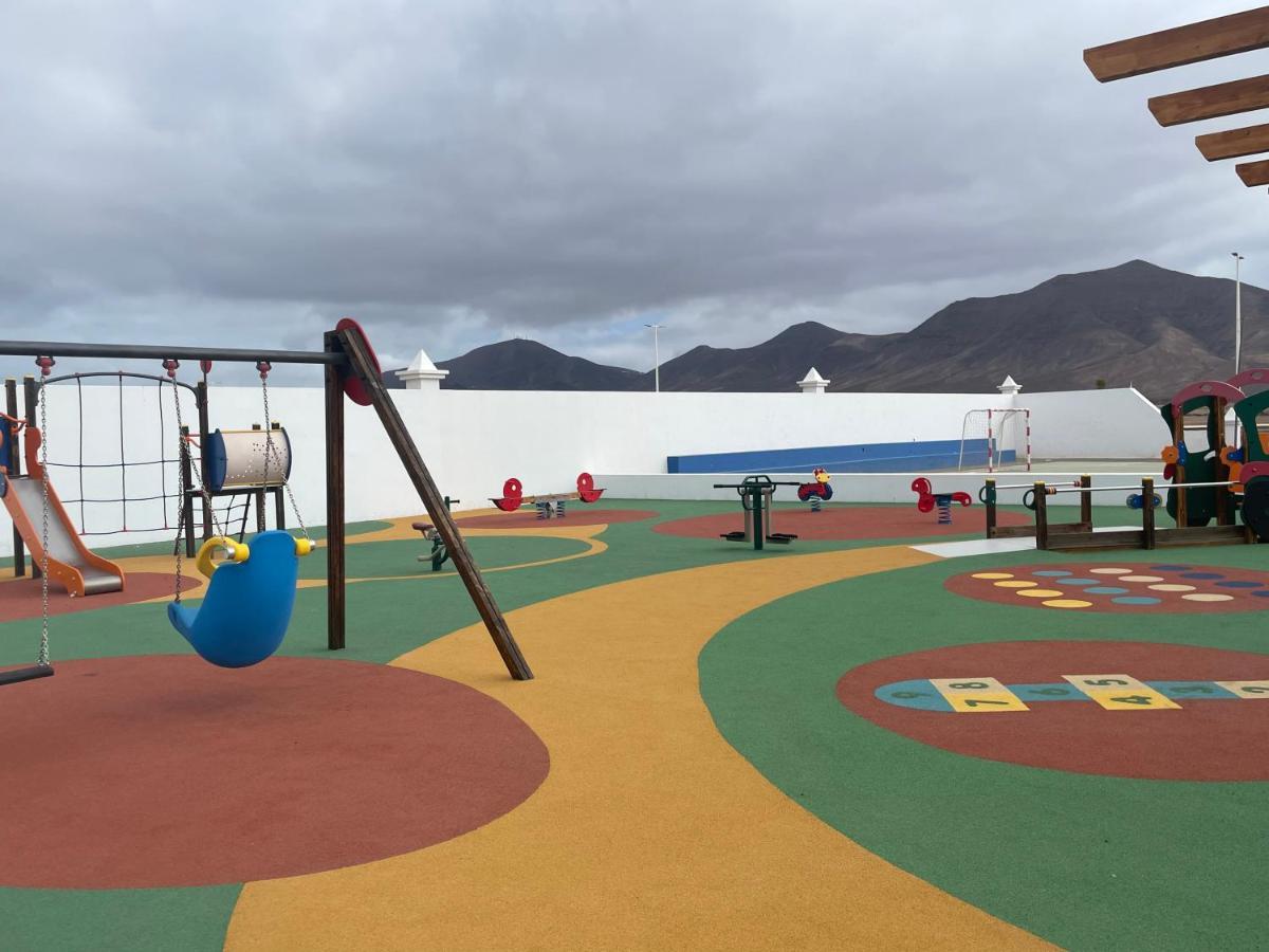 Izaro Apartamento Atico De Lujo Cerca De Playa Dorada Playa Blanca  Extérieur photo